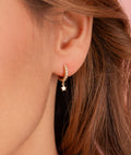 Boucles d'oreilles créoles zircons et petite étoile Plaqué or - 1