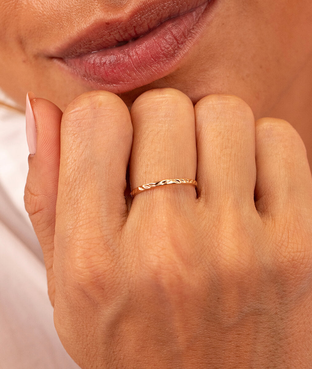 Bague fine alliance ciselée Plaqué or - 1