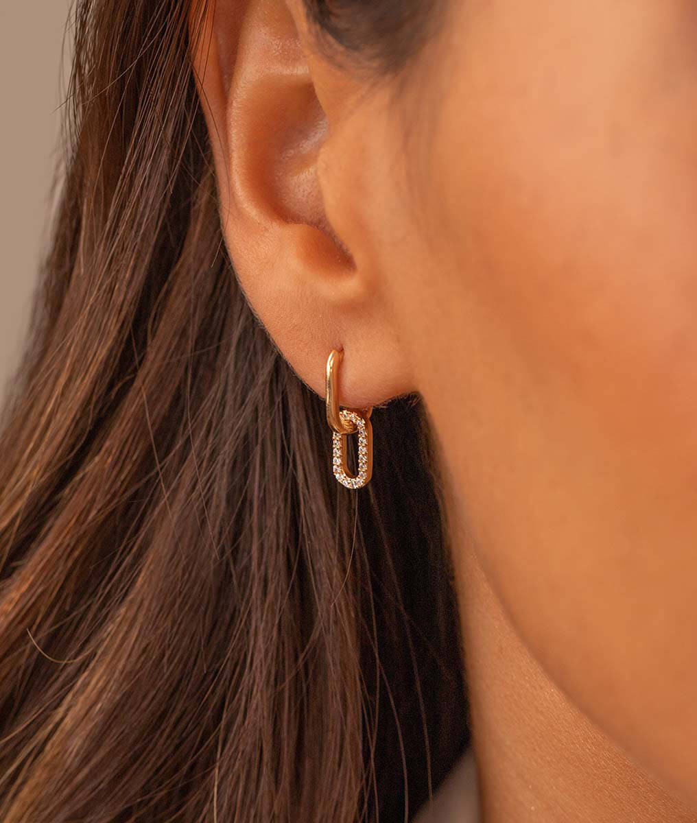 Boucles d'oreilles créoles rectangles entrelacés et zircons Plaqué or - 2