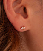 Boucles d'oreilles puces trois pétales de zircons Plaqué or - 1