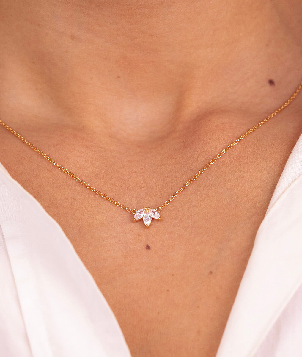 Collier chaîne trois pétales de zircons Plaqué or - 1