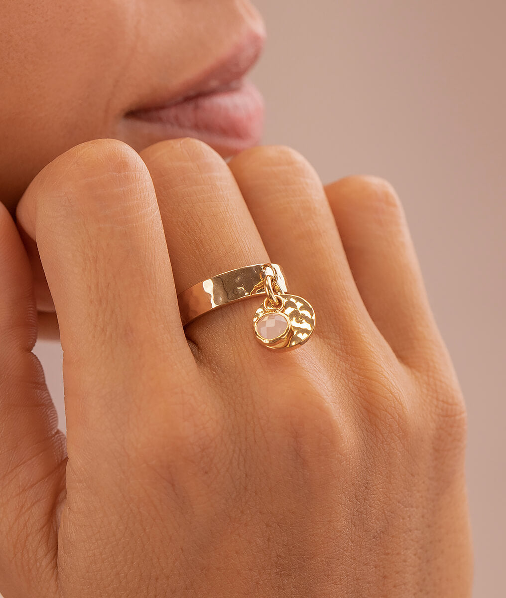 Bague martelée médaille martelée et Quartz rose serti Plaqué or - 1