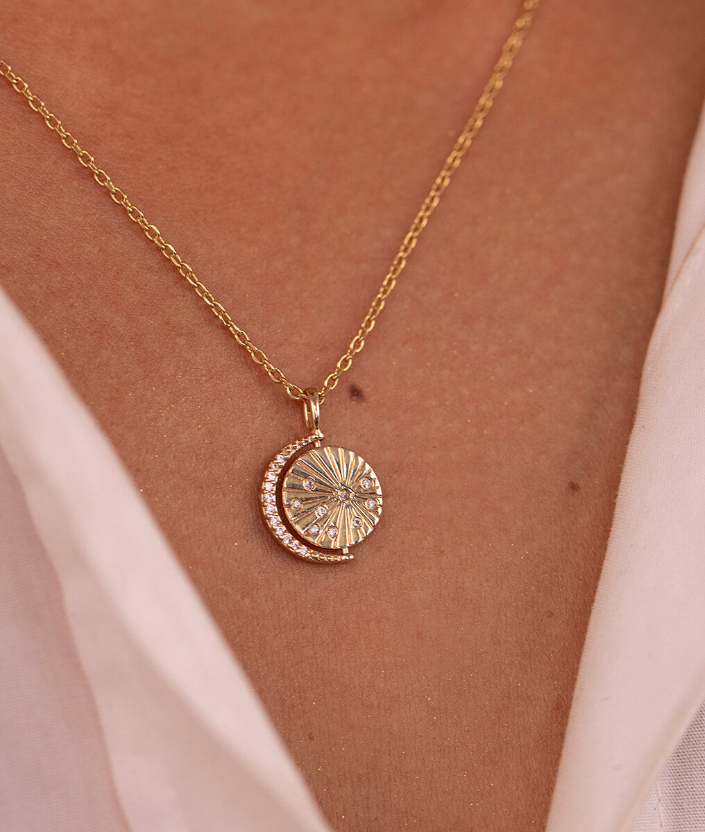 Collier chaîne médaille Céleste astres et zircons Plaqué or - 1
